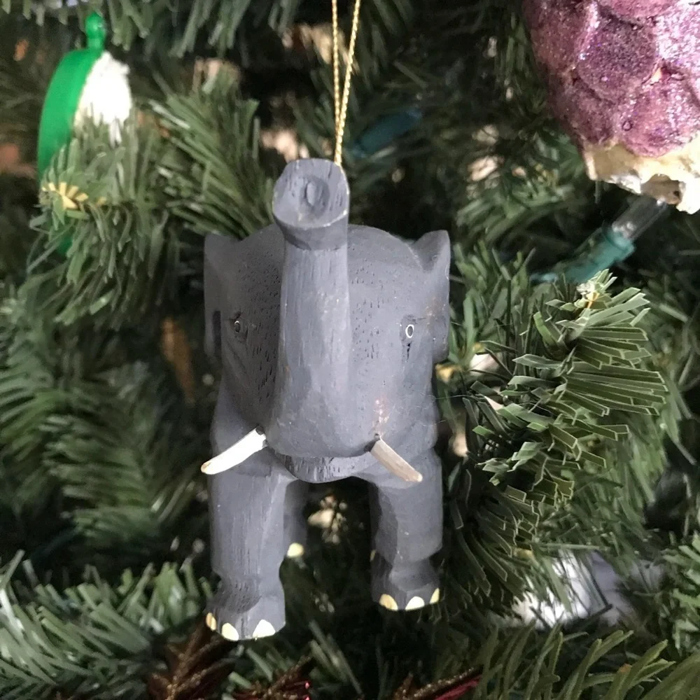 ❤️Vintage Elephant Hand Carved Christmas Ornament